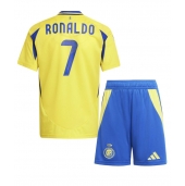 Al-Nassr Cristiano Ronaldo #7 Replika Hemmatröja Barn 2024-25 Kortärmad (+ byxor)