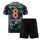 Bayern Munich Leon Goretzka #8 Replika Bortatröja Barn 2024-25 Kortärmad (+ byxor)