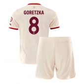 Bayern Munich Leon Goretzka #8 Replika Tredjetröja Barn 2024-25 Kortärmad (+ byxor)