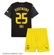 Borussia Dortmund Niklas Sule #25 Replika Bortatröja Barn 2024-25 Kortärmad (+ byxor)