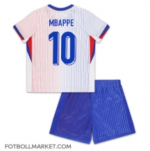 Frankrike Kylian Mbappe #10 Replika Bortatröja Barn EM 2024 Kortärmad (+ byxor)