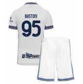 Inter Milan Alessandro Bastoni #95 Replika Bortatröja Barn 2024-25 Kortärmad (+ byxor)