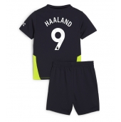 Manchester City Erling Haaland #9 Replika Bortatröja Barn 2024-25 Kortärmad (+ byxor)