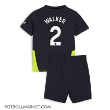 Manchester City Kyle Walker #2 Replika Bortatröja Barn 2024-25 Kortärmad (+ byxor)