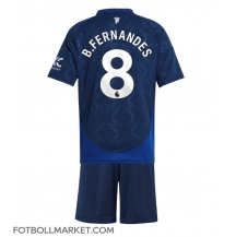 Manchester United Bruno Fernandes #8 Replika Bortatröja Barn 2024-25 Kortärmad (+ byxor)