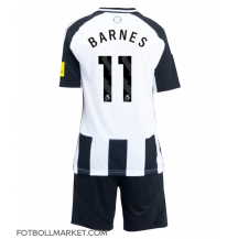 Newcastle United Harvey Barnes #11 Replika Hemmatröja Barn 2024-25 Kortärmad (+ byxor)