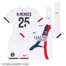 Paris Saint-Germain Nuno Mendes #25 Replika Bortatröja Barn 2024-25 Kortärmad (+ byxor)