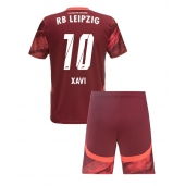 RB Leipzig Xavi Simons #10 Replika Bortatröja Barn 2024-25 Kortärmad (+ byxor)