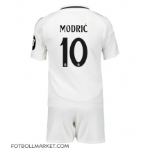 Real Madrid Luka Modric #10 Replika Hemmatröja Barn 2024-25 Kortärmad (+ byxor)