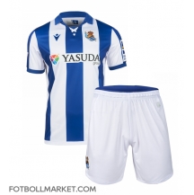 Real Sociedad Replika Hemmatröja Barn 2024-25 Kortärmad (+ byxor)